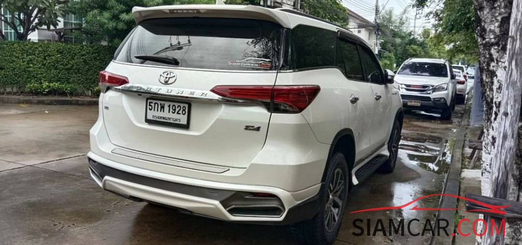 Toyota FORTUNER ปี15-ปัจจุบัน 2.8 V 4WD