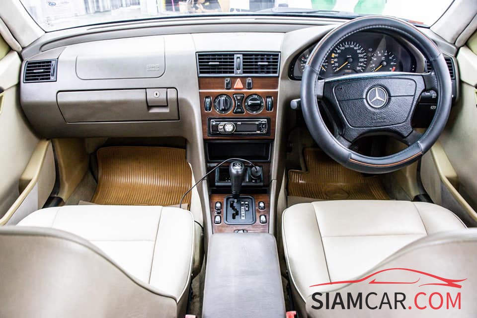 Mercedes-Benz C-Class W202 C180 1.8