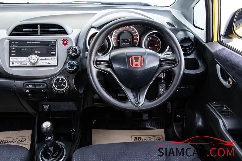 Honda JAZZ ปี08-14 1.5 i-VTEC S