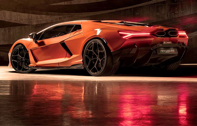 Lamborghini เปิดตัว Lamborghini Revuelto รถซูเปอร์สปอร์ต Plug-In Hybrid เครื่องยนต์ V12 1,015 แรงม้า สุดแรง!