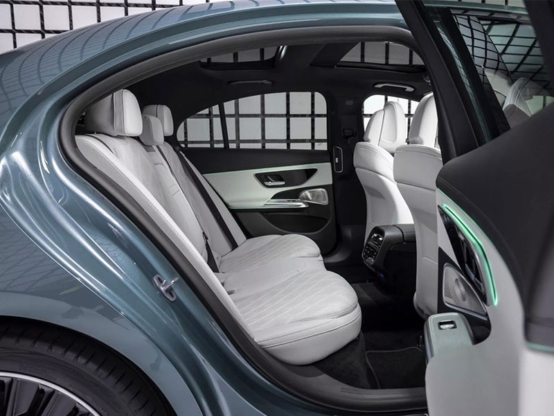 Mercedes-Benz เปิดตัว Benz E-Class รุ่นปี 2024 ครั้งแรกของโลก! โฉมใหม่ มีทั้งเบนซิน ดีเซล และ PHEV