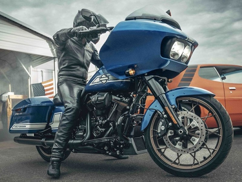 Harley-Davidson เปิดตัวรถมอเตอร์ไซค์คอลเลกชัน Fast Johnnie ใหม่ Limited Edition ทั้ง 3 รุ่น ได้แรงบันดาลใจจากรถ   Muscle ยุค ’60 และ ’70