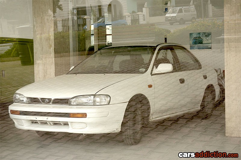 เหลือเชื่อ! พบรถหายากของ Subaru หลายรุ่น จอดทิ้งในโชว์รูมร้างที่ประเทศมอลตา
