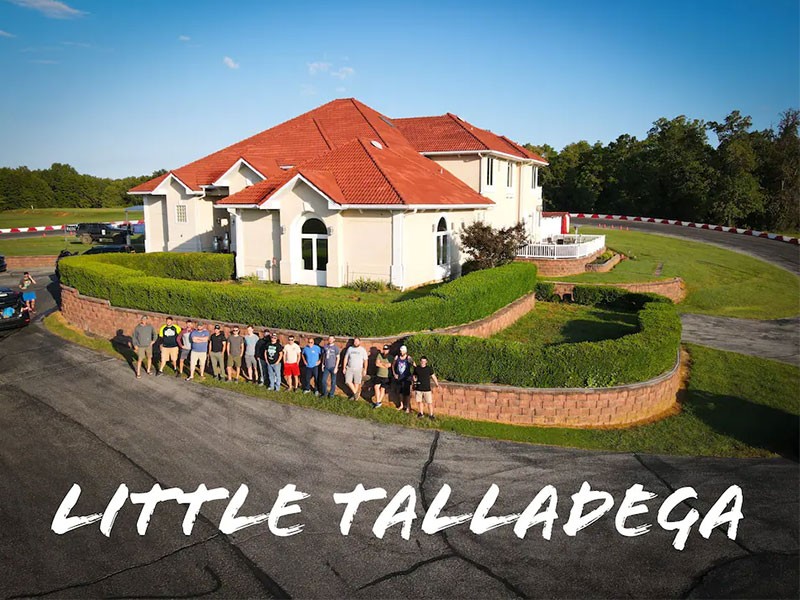 มาดูบ้านในฝัน Little Talladega ของนักแข่งรถ เพราะสร้างพร้อมสนามแข่งรถเลย!