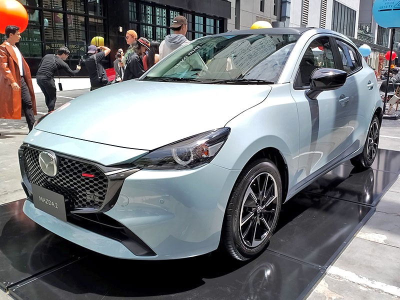 Mazda เปิดตัว New Mazda2 สร้างเทรนด์ใหม่เจาะตลาดวัยรุ่น ดีไซน์ใหม่โดดเด่น 9 สี 7 รุ่นย่อย ในราคา 599,000 - 830,000 บาท