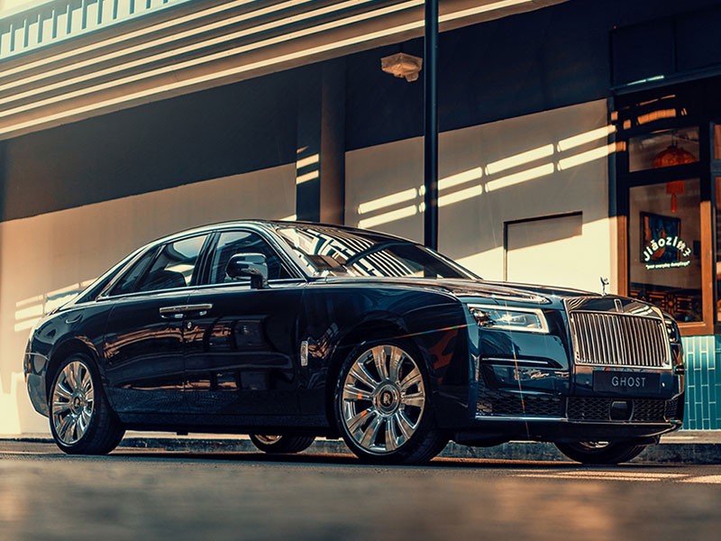 รู้จัก! All-New Rolls-Royce Ghost เจเนอเรชั่นใหม่ เปิดตัวในไทยปี 2021 ในราคา 32.7 - 36.8 ล้านบาท!