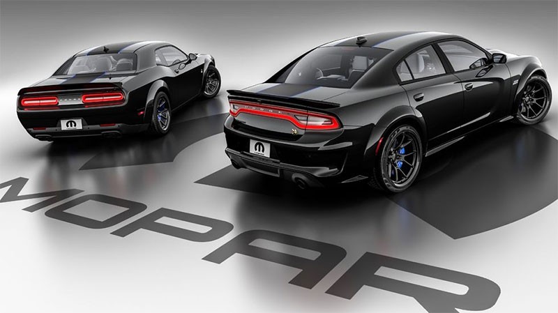 Dodge Challenger และ Dodge Charger ส่งรุ่นทิ้งทวน Mopar Edition เน้นสีน้ำเงินพร้อมขุมพลัง 492 แรงม้า