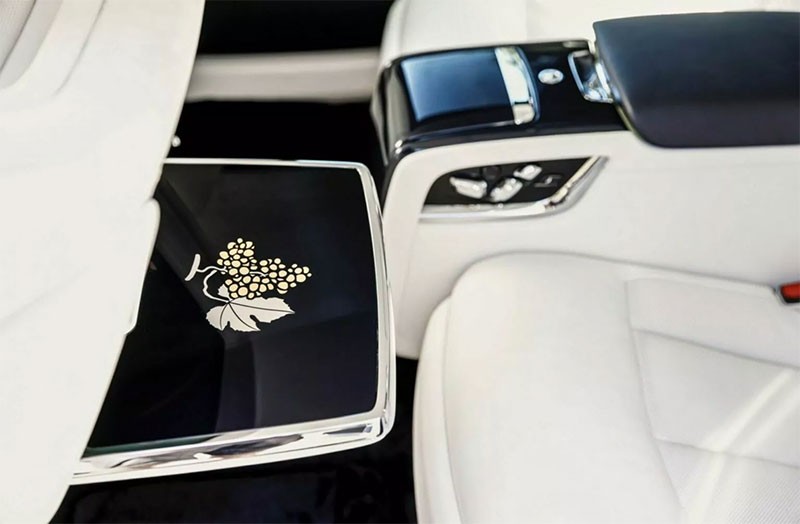 Rolls-Royce Phantom รุ่นพิเศษ "Inspired By Cinque Terre" ตกแต่งพิเศษ จากแรงบันดาลใจของชายหาดดังในอิตาลี