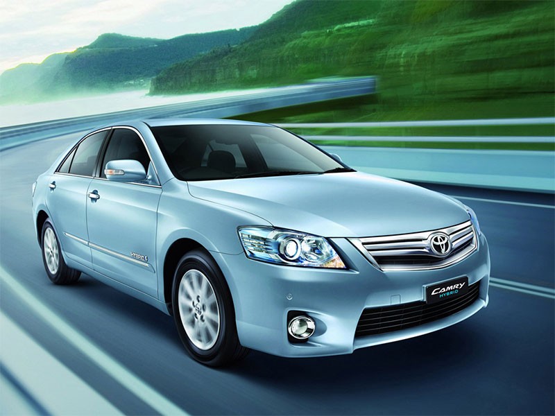 Toyota เปลี่ยนโลโก้ไฮบริดใหม่ ด้วยสัญลักษณ์วงกลมสีฟ้า!