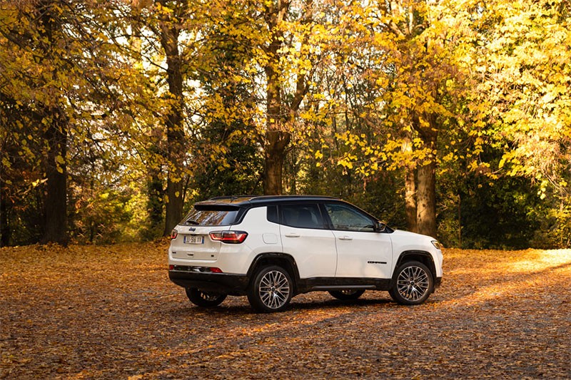 Jeep เผยโฉม Jeep Compass เวอร์ชั่นยุโรปรุ่นปี 2024 พร้อมอัปเดตเทคโนโลยีช่วยขับขี่