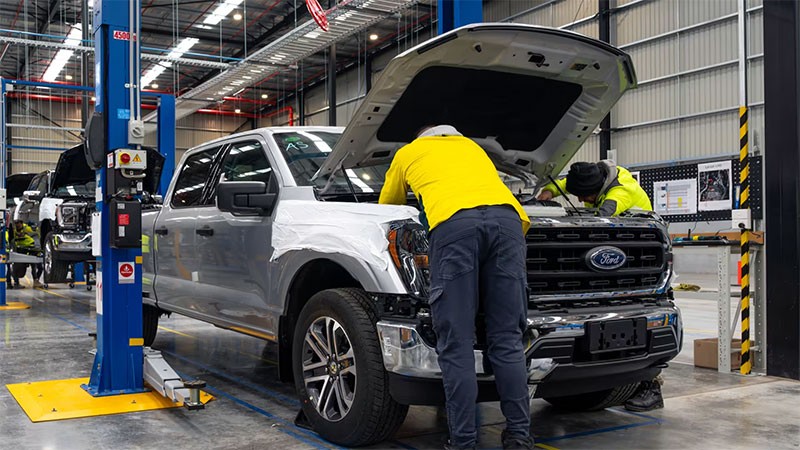 Ford Australia ประกาศหยุดส่งมอบ Ford F-150 ในออสเตรเลีย พบเจอปัญหาใต้ฝากระโปรง หลังสลับด้านพวงมาลัย