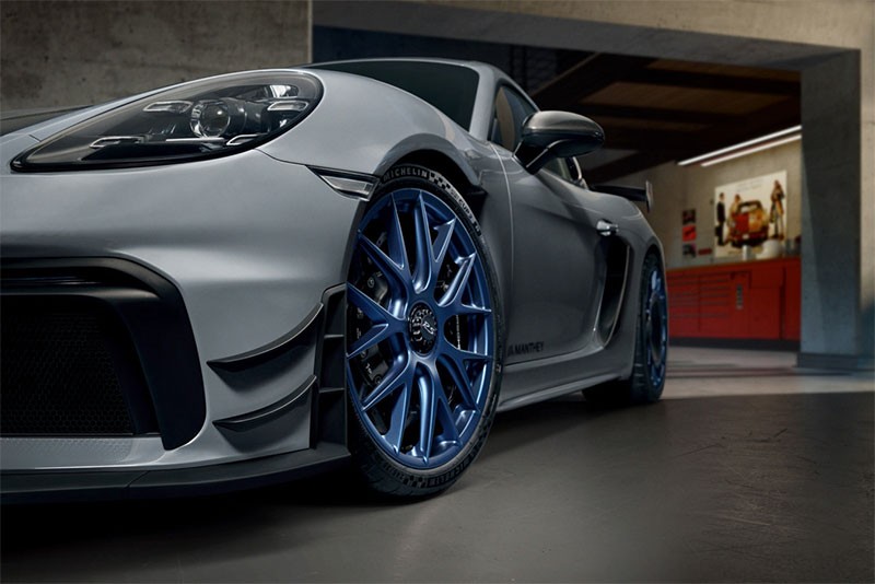 Porsche เปิดตัวชุดแต่ง Porsche 718 Cayman GT4 RS Manthey เพื่อสมรรถนะในสนามแข่งที่เหนือระดับ พร้อมความแม่นยำอย่างสมบูรณ์แบบ